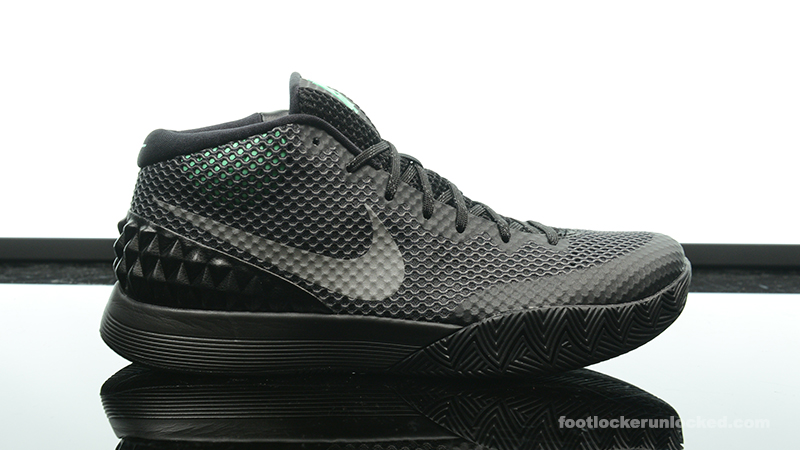 kyrie flytrap 2 footlocker